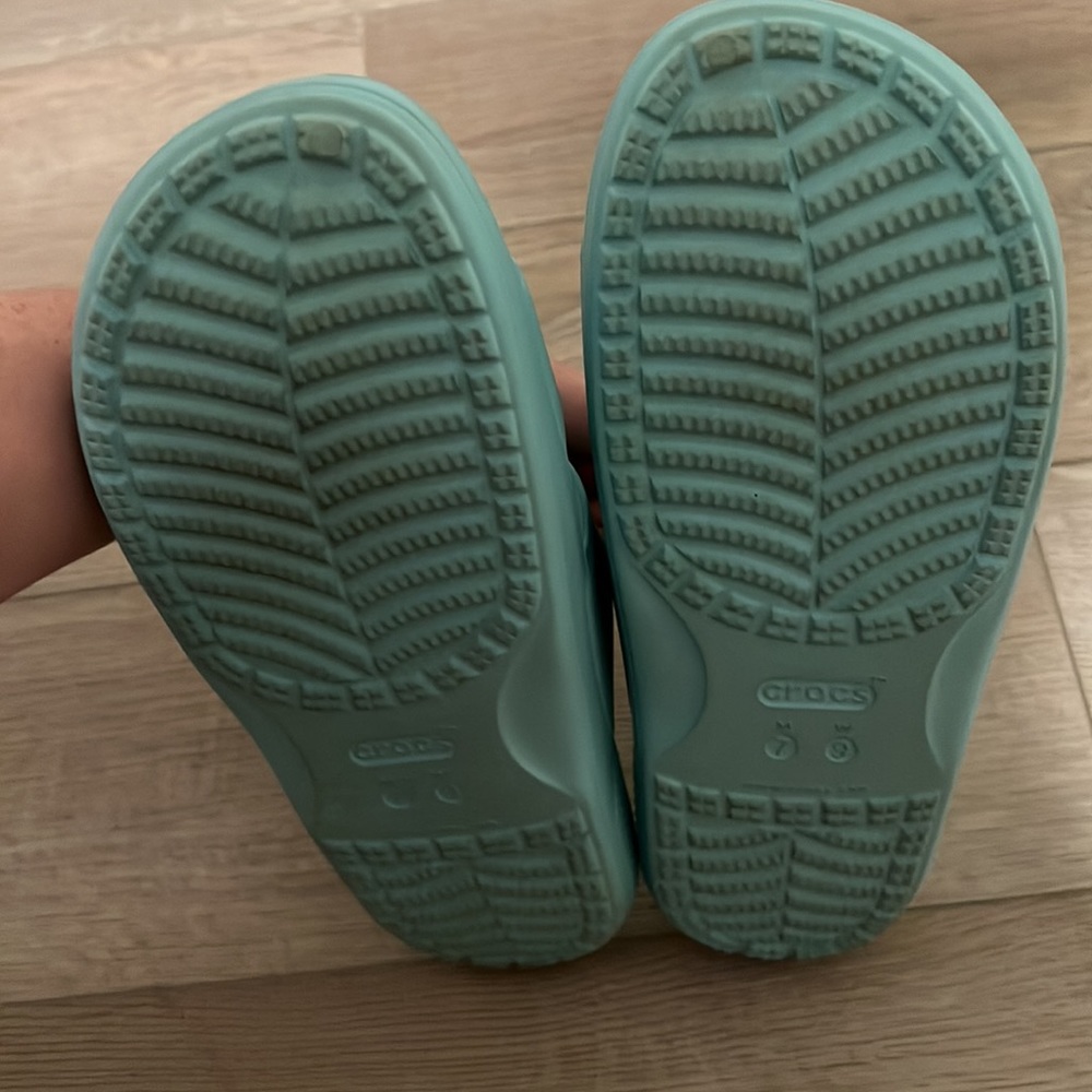 Crocs - Picture 2 of 2